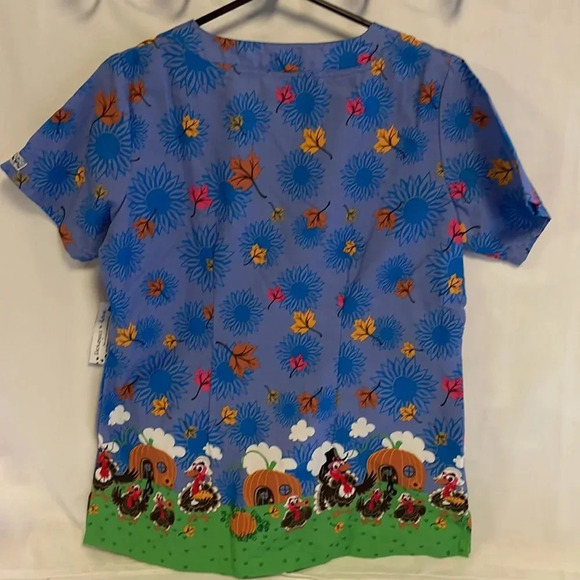 UA Scrubs Size M - Picture 4 of 4